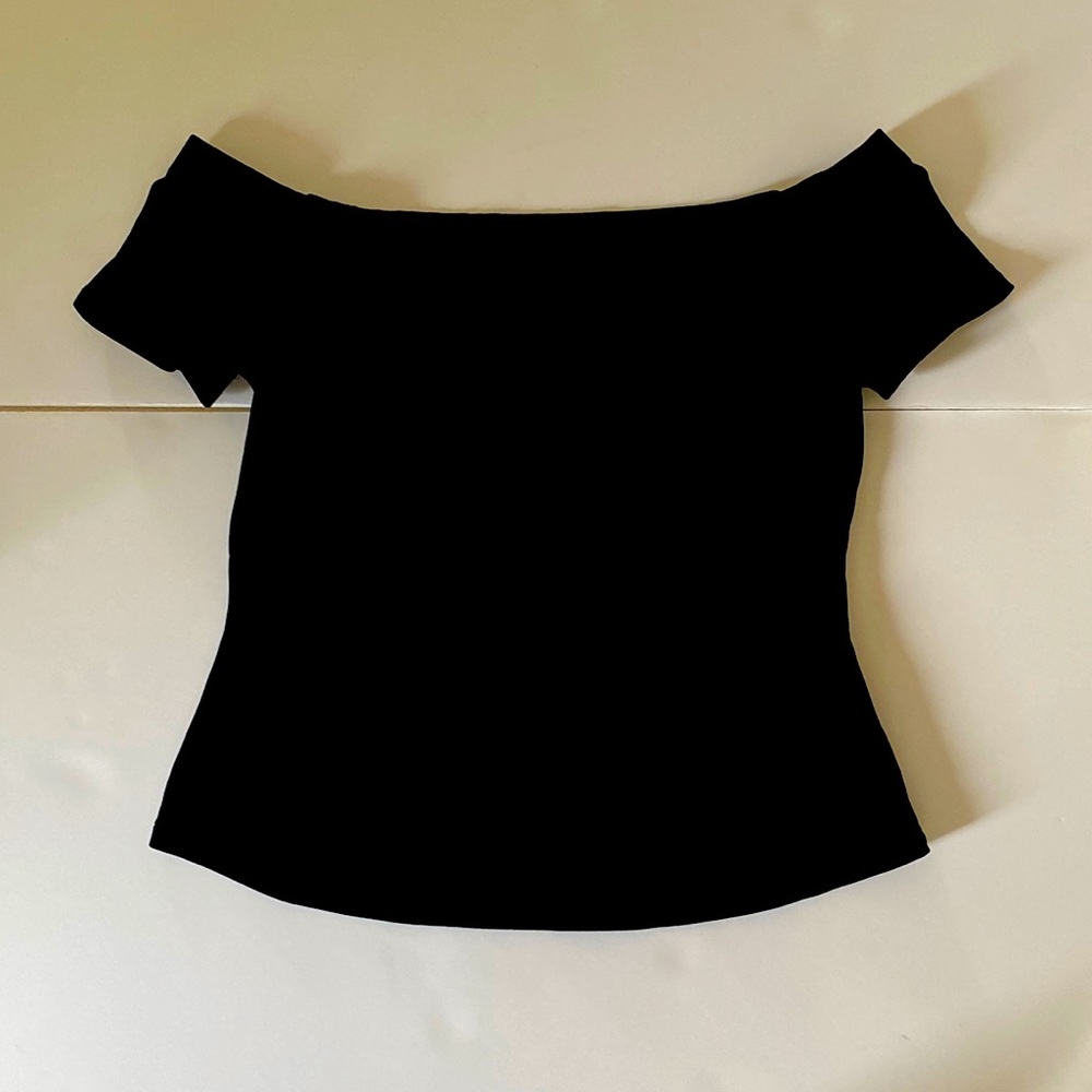 Off the shoulder fitted black shirt medium
